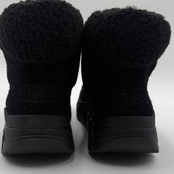 New-UGG-Terretrail Cozy Lace up Black Suede Fur-Lined Boots- Size 9 - Picture 4 of 11